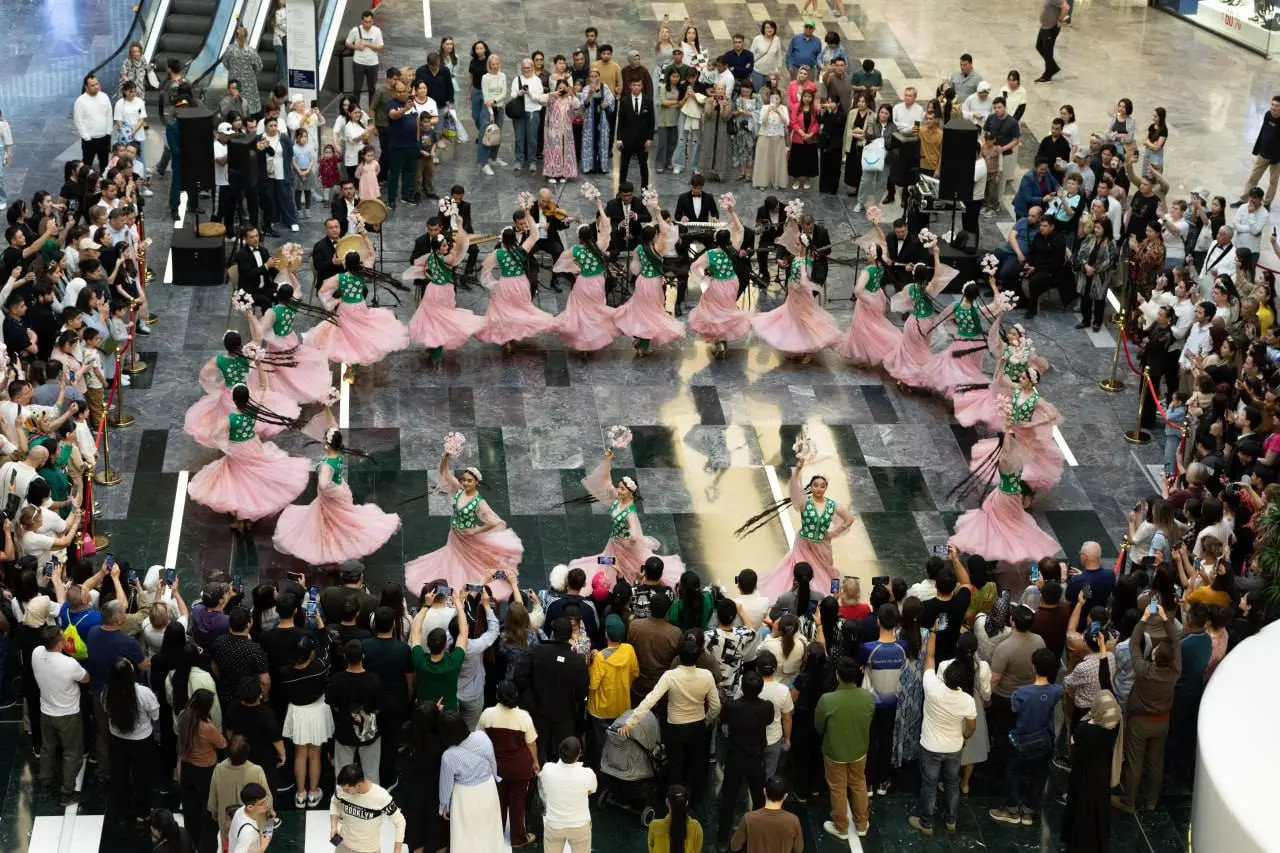 “Bahor” davlat raqs ansambli tomoshabinlarga ajoyib konsert dasturini taqdim etdi